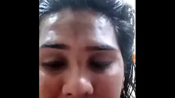 Garota de Kerala mostrando seios em troca de dinheiro (keerthana Rajesh)